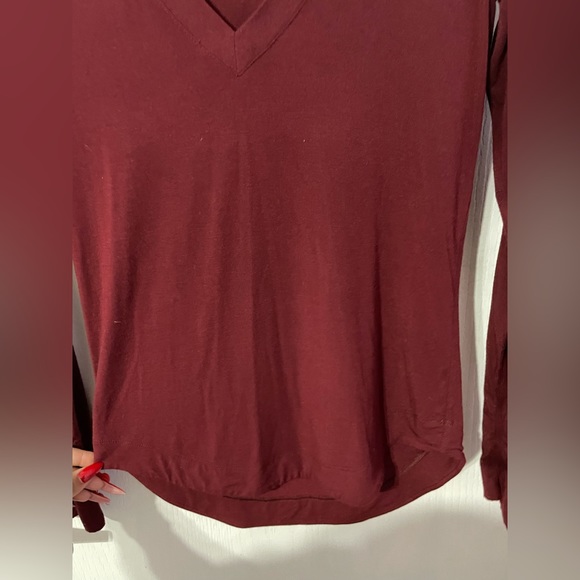 Kit and Ace V-Neck Longsleeve - Picture 3 of 3